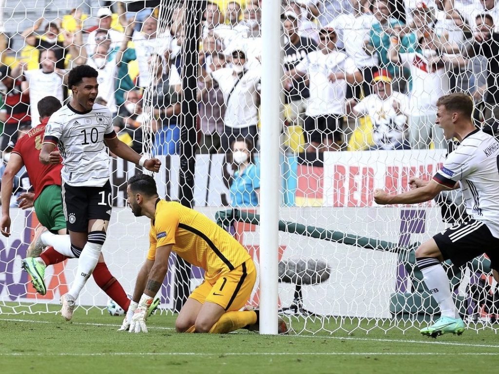 Pemain Jerman merayakan kemenangan atas Portugal. Foto: uefa.com