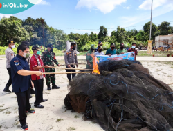 Tim Gabungan Musnahkan Alat Tangkap Ikan Ilegal di Danau Jempang