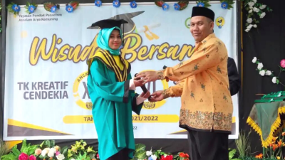 TK/SD Kreatif Cendekia Sukses Wisudakan 105 Muridnya