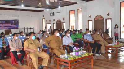 Disnakertrans Kutai Barat menggelar rapat dewan pengupah bersama Apindo dan serikat pekerja di Hotel Grand Family, Selasa (29/11/2022). (Foto: Istimewa)