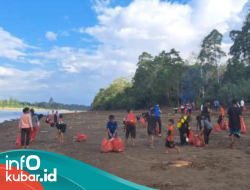 Air Mahakam Surut, Warga Ramai-ramai Bersihkan Sampah di Pantai Melak Ilir