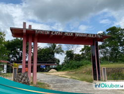 Kukuhkan Pengurus BPK, Camat Mook Manaar Bulatn Dorong Kolaborasi Pembangunan Desa