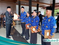 Serahkan SK CPNS dan PPPK, Bupati Berpesan Kerja Inovatif dan Bertanggung Jawab