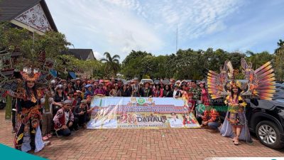 Ribuan Warga Damai Ikut Pecahkan Rekor MURI di Hari Jadi Kutai Barat