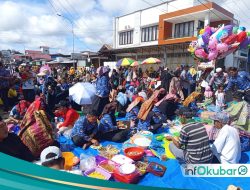 Tradisi Makan Bekerobok dan Pupur Basah Warnai Penutupan Festival Gemeoh ke-224