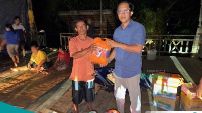 BPBD Kutai Barat Salurkan Bantuan di Pengungsian Korban Banjir RT 31 Melak Ulu
