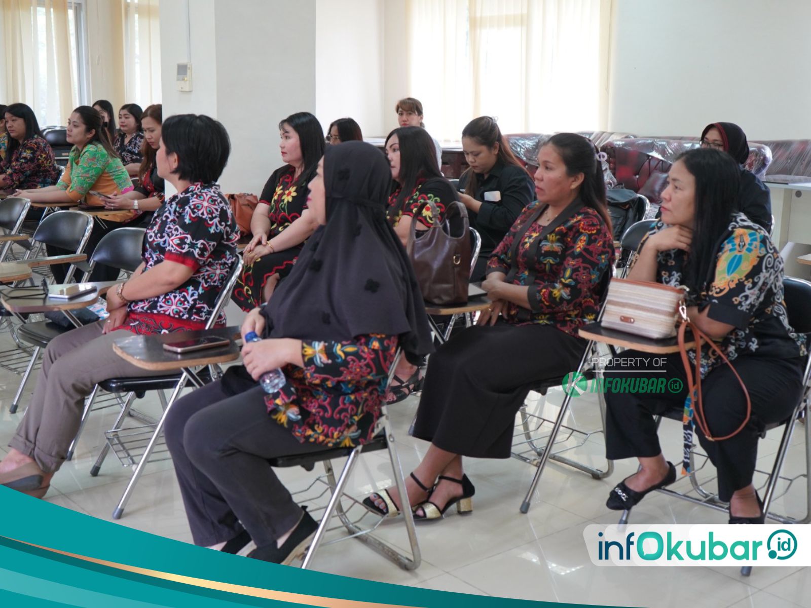 Para peserta Lomba Desain Batik Khas Kutai Barat. 