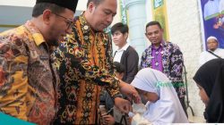 Bupati Frederick Duduk Bersama Anak Yatim: “Mereka Punya Hak yang Sama untuk Bermimpi”