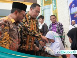 Bupati Frederick Duduk Bersama Anak Yatim: “Mereka Punya Hak yang Sama untuk Bermimpi”