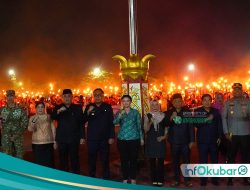 Ribuan Peserta Ikuti Pawai Obor HUT ke-81 RI, Frederick Edwin: Rawat Persatuan dan Gotong Royong